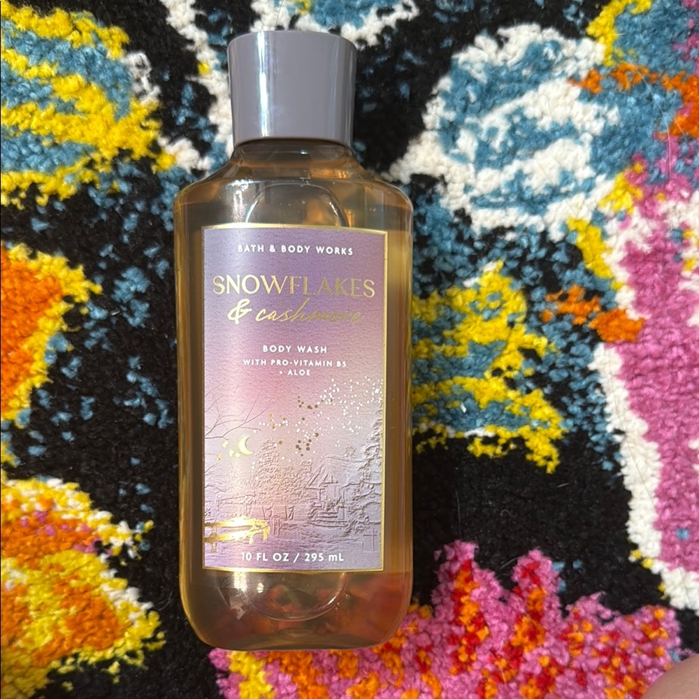 Bath & Body Works Snowflakes & Cashmere body wash